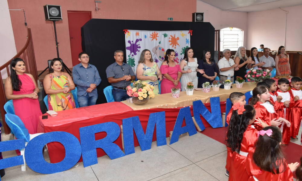 FORMATURA DOS ALUNOS DO PRÉ ESCOLAR DAS ESCOLAS MUNICIPAIS