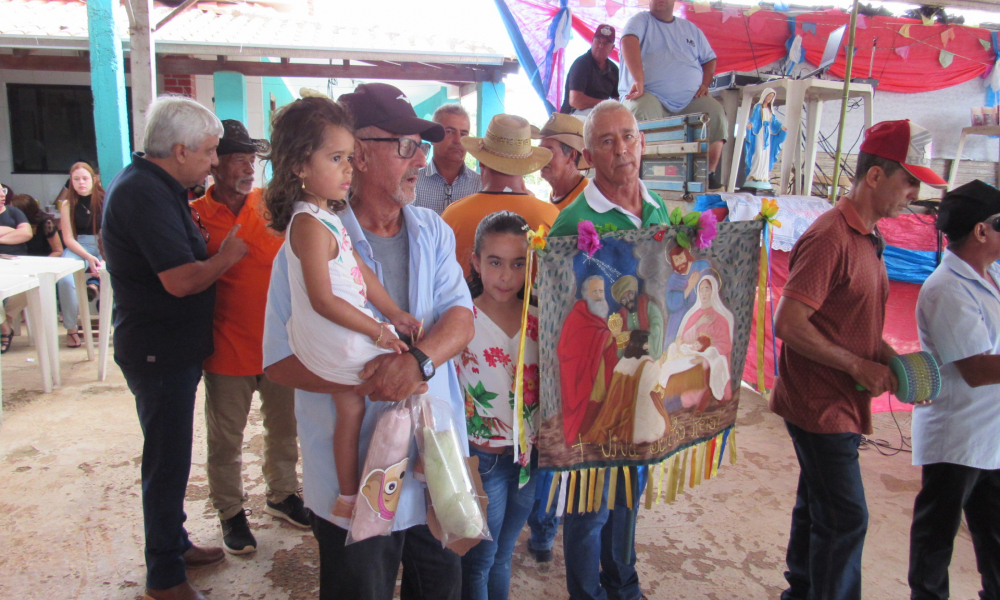 ENCONTRO FOLCLÓRICO NO BAIRRO POSSES DA SERRA