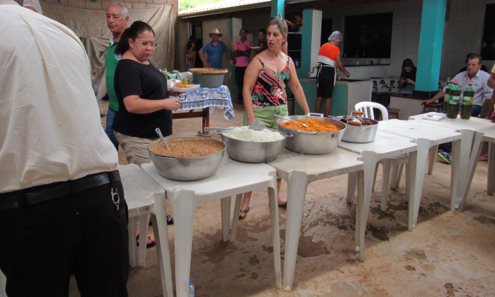 ENCONTRO FOLCLÓRICO NO BAIRRO POSSES DA SERRA