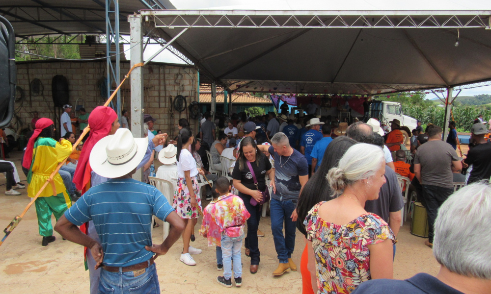 ENCONTRO FOLCLÓRICO NO BAIRRO POSSES DA SERRA