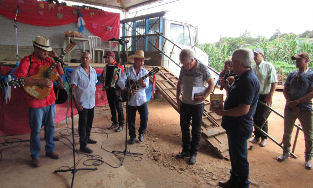 ENCONTRO FOLCLÓRICO NO BAIRRO POSSES DA SERRA