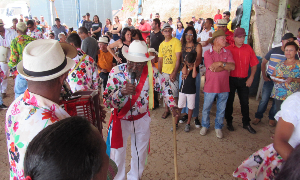 ENCONTRO FOLCLÓRICO NO BAIRRO POSSES DA SERRA