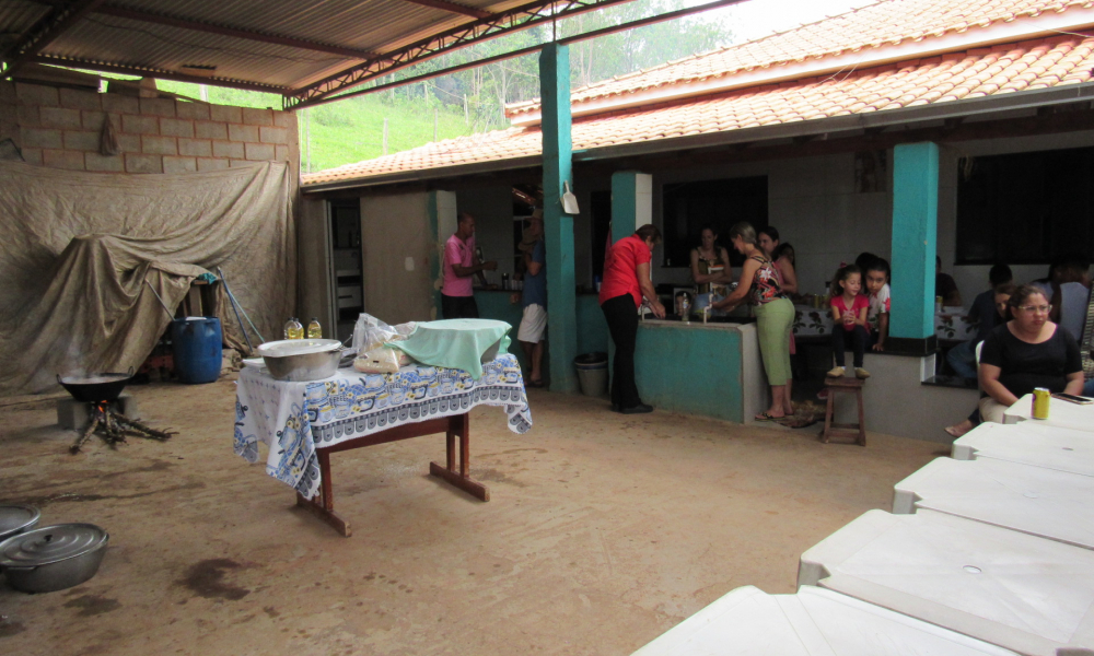 ENCONTRO FOLCLÓRICO NO BAIRRO POSSES DA SERRA