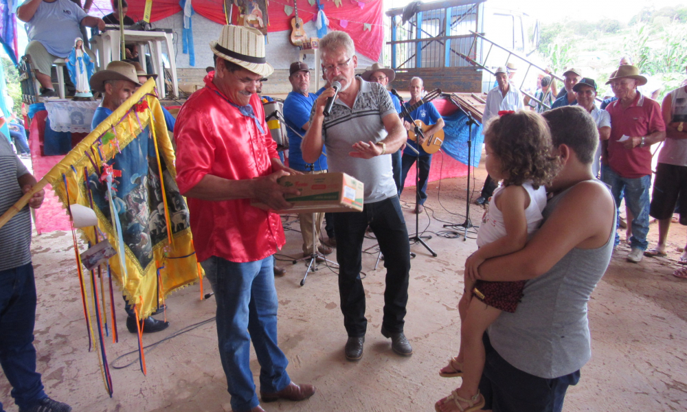 ENCONTRO FOLCLÓRICO NO BAIRRO POSSES DA SERRA