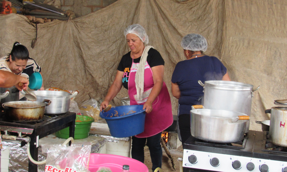 ENCONTRO FOLCLÓRICO NO BAIRRO POSSES DA SERRA