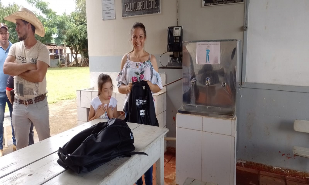 ENTREGA DO KIT ESCOLAR DAS ESCOLAS DA REDE MUNICIPAL