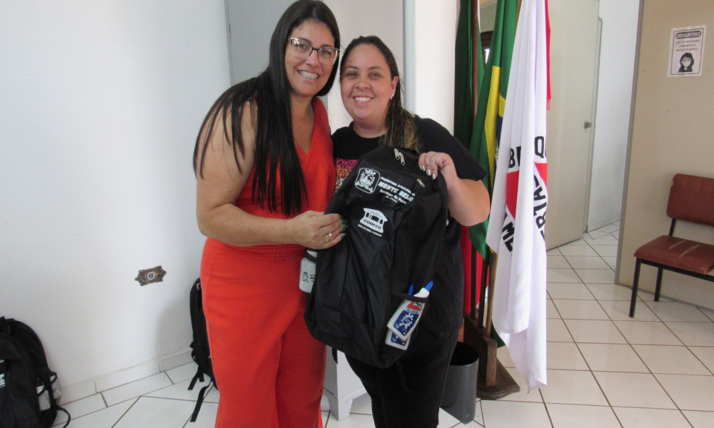 ENTREGA DO KIT ESCOLAR DAS ESCOLAS DA REDE MUNICIPAL