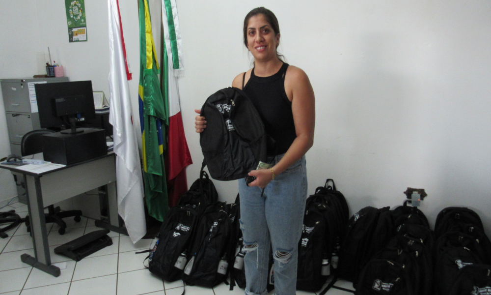 ENTREGA DO KIT ESCOLAR DAS ESCOLAS DA REDE MUNICIPAL