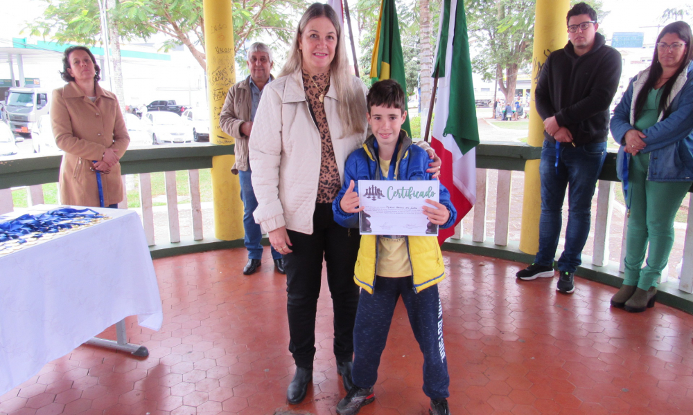 Alunos de rede municipal conquistam em campeonato de xadrez • PortalR3 •  Criando Opiniões