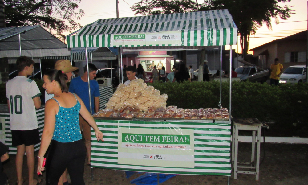 EM NOITE DE ESTREIA, FEIRA NOTURNA DE MONTE BELO FOI SUCESSO DE PÚBLICO E DE SABORES! 