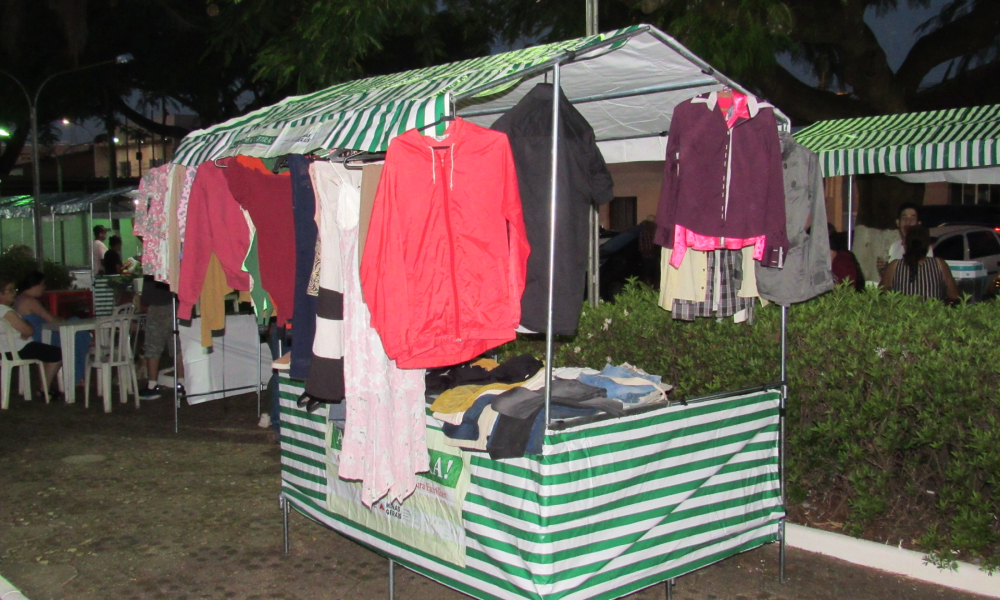 EM NOITE DE ESTREIA, FEIRA NOTURNA DE MONTE BELO FOI SUCESSO DE PÚBLICO E DE SABORES! 