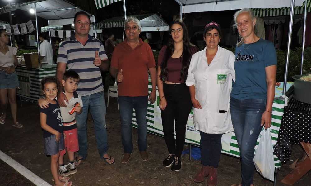 EM NOITE DE ESTREIA, FEIRA NOTURNA DE MONTE BELO FOI SUCESSO DE PÚBLICO E DE SABORES! 