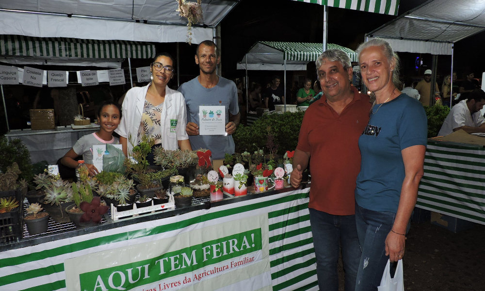 EM NOITE DE ESTREIA, FEIRA NOTURNA DE MONTE BELO FOI SUCESSO DE PÚBLICO E DE SABORES! 