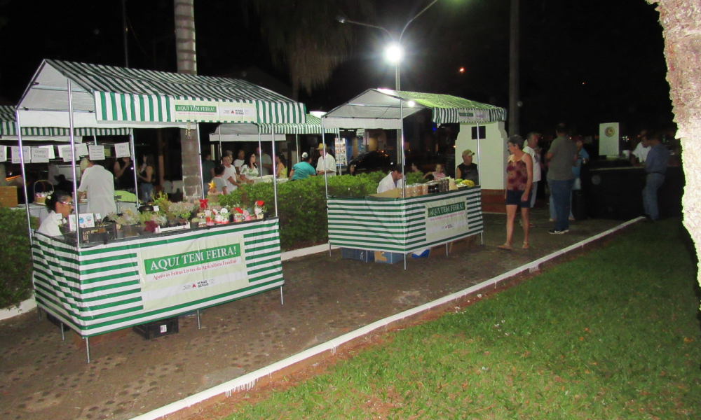 EM NOITE DE ESTREIA, FEIRA NOTURNA DE MONTE BELO FOI SUCESSO DE PÚBLICO E DE SABORES! 