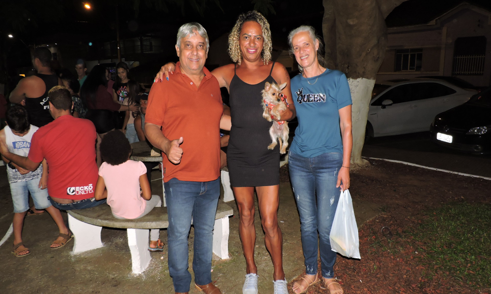 EM NOITE DE ESTREIA, FEIRA NOTURNA DE MONTE BELO FOI SUCESSO DE PÚBLICO E DE SABORES! 