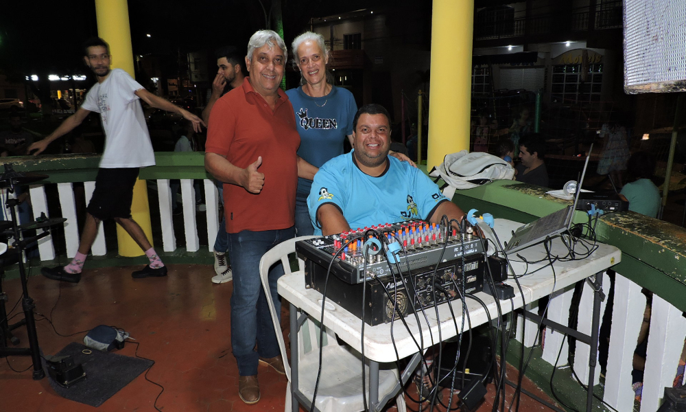 EM NOITE DE ESTREIA, FEIRA NOTURNA DE MONTE BELO FOI SUCESSO DE PÚBLICO E DE SABORES! 