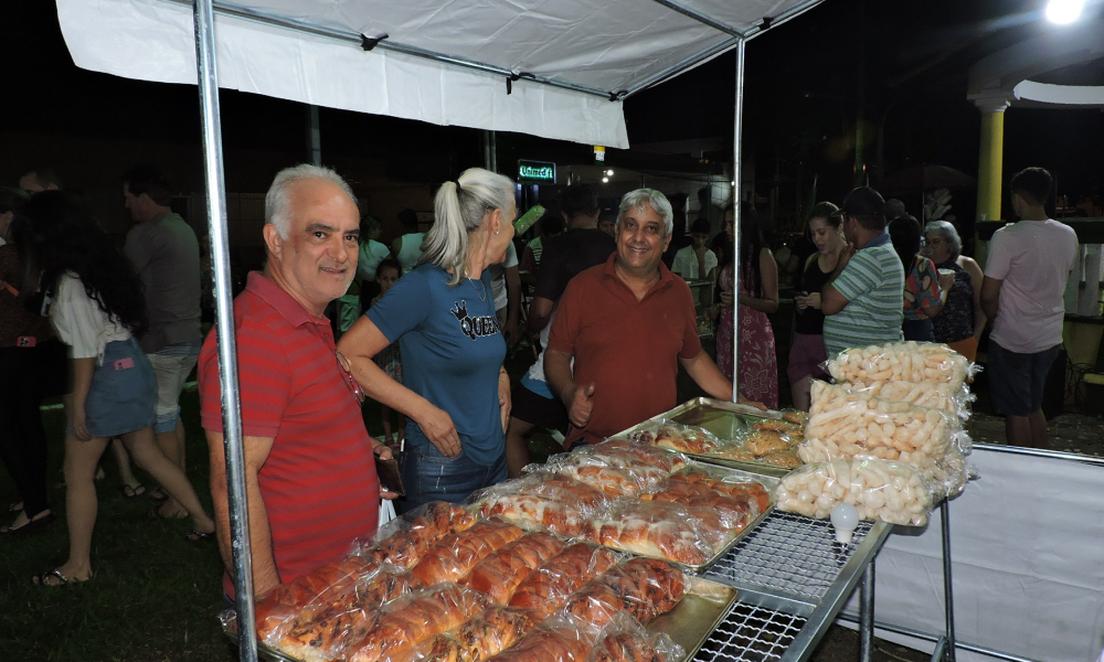 EM NOITE DE ESTREIA, FEIRA NOTURNA DE MONTE BELO FOI SUCESSO DE PÚBLICO E DE SABORES! 