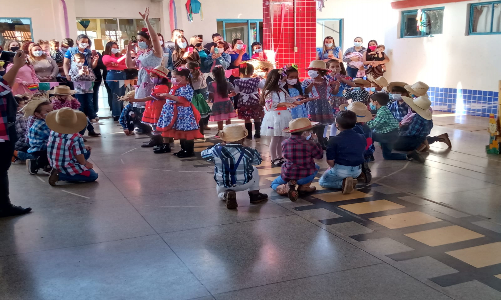 FESTA JUNINA E JULINA NAS ESCOLAS MUNICIPAIS