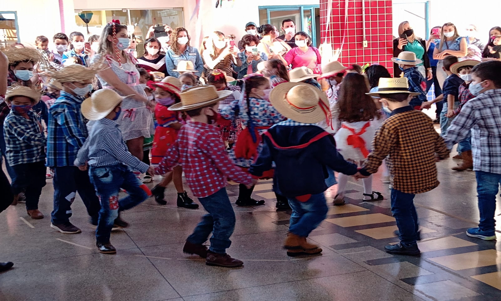 FESTA JUNINA E JULINA NAS ESCOLAS MUNICIPAIS