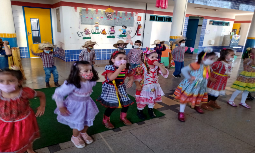 FESTA JUNINA E JULINA NAS ESCOLAS MUNICIPAIS