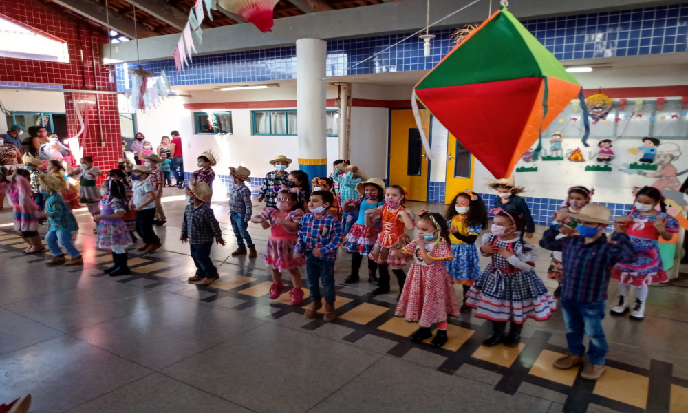 FESTA JUNINA E JULINA NAS ESCOLAS MUNICIPAIS