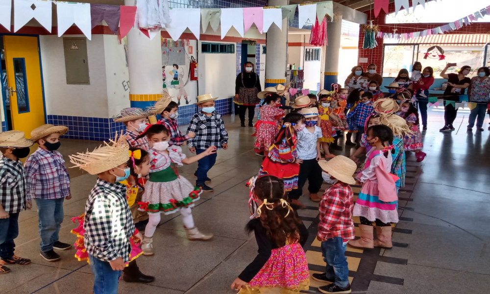 FESTA JUNINA E JULINA NAS ESCOLAS MUNICIPAIS