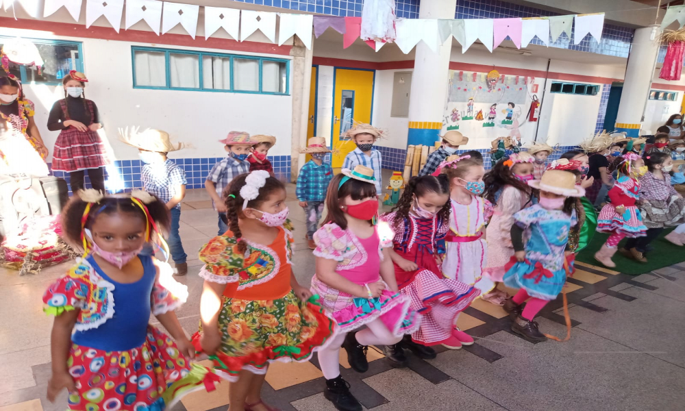 FESTA JUNINA E JULINA NAS ESCOLAS MUNICIPAIS